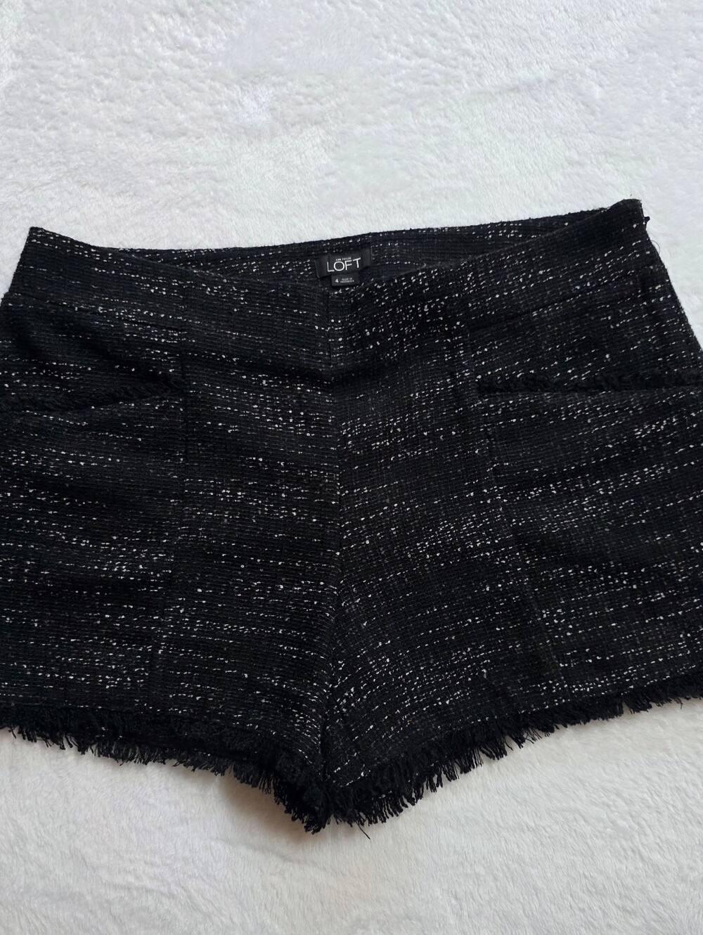 LOFT Ann Taylor Black Bouclé Tweed Fringe Hem Shorts Size 4 - Picture 1 of 7